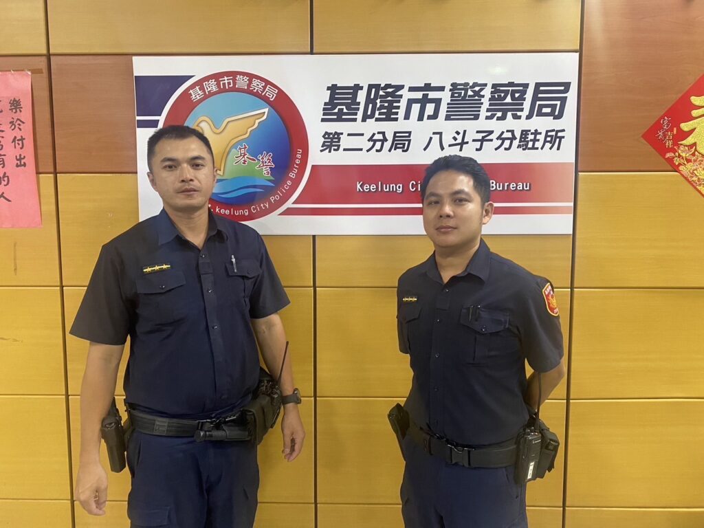 萌犬黑柴走失街頭　基二警熱心助平安返家