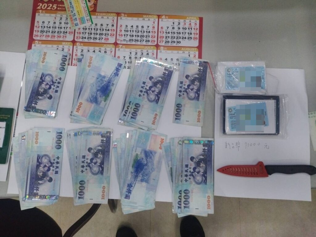 移工超商提款形跡可疑 岡山警緝獲攜刀逃逸外勞