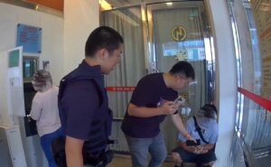 外籍車手ATM提款盜領  高市警方神準埋伏一網打盡
