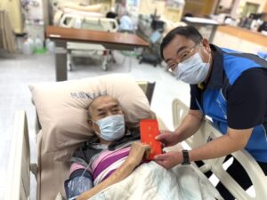中秋佳節傳遞關懷    八德榮家慰訪住院榮民