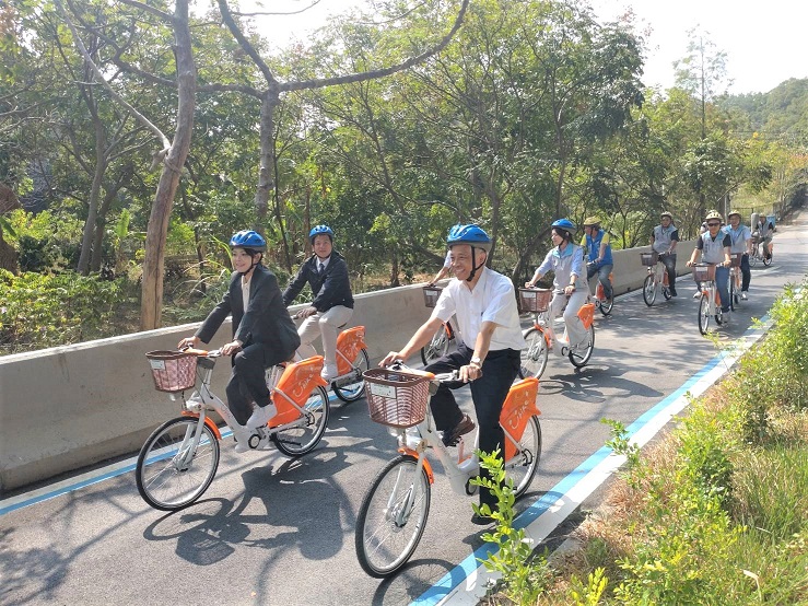竹市香山鹽港溪自行車道啟用 來客庄坐尞感受客家人文風情