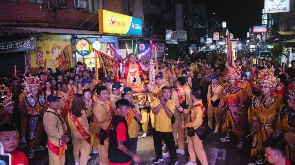 太子夜巡邁入第二天 桃園護國宮信仰年輕化新風貌 太子夜巡邁入第二天 桃園護國宮信仰年輕化新風貌