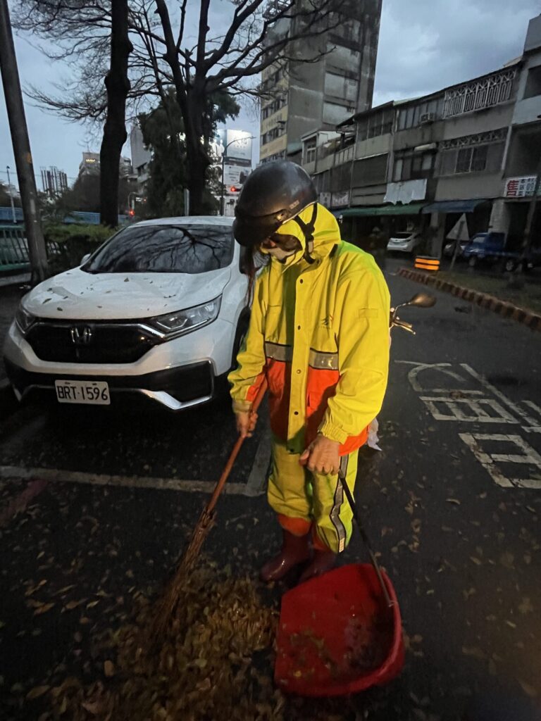 中市府照顧基層清潔隊員! 明年1月起調高夜點費 中市府照顧基層清潔隊員! 明年1月起調高夜點費