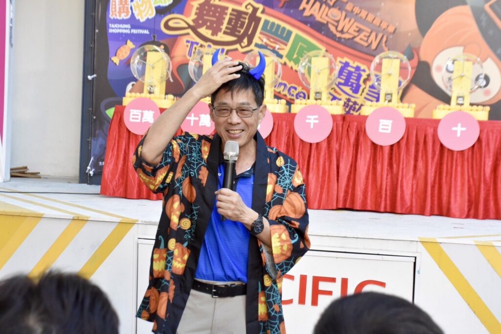 好「孕」超強！　豐原萬聖嘉年華、台中購物節首抽 馬尼拉來回機票中獎者驚喜出爐