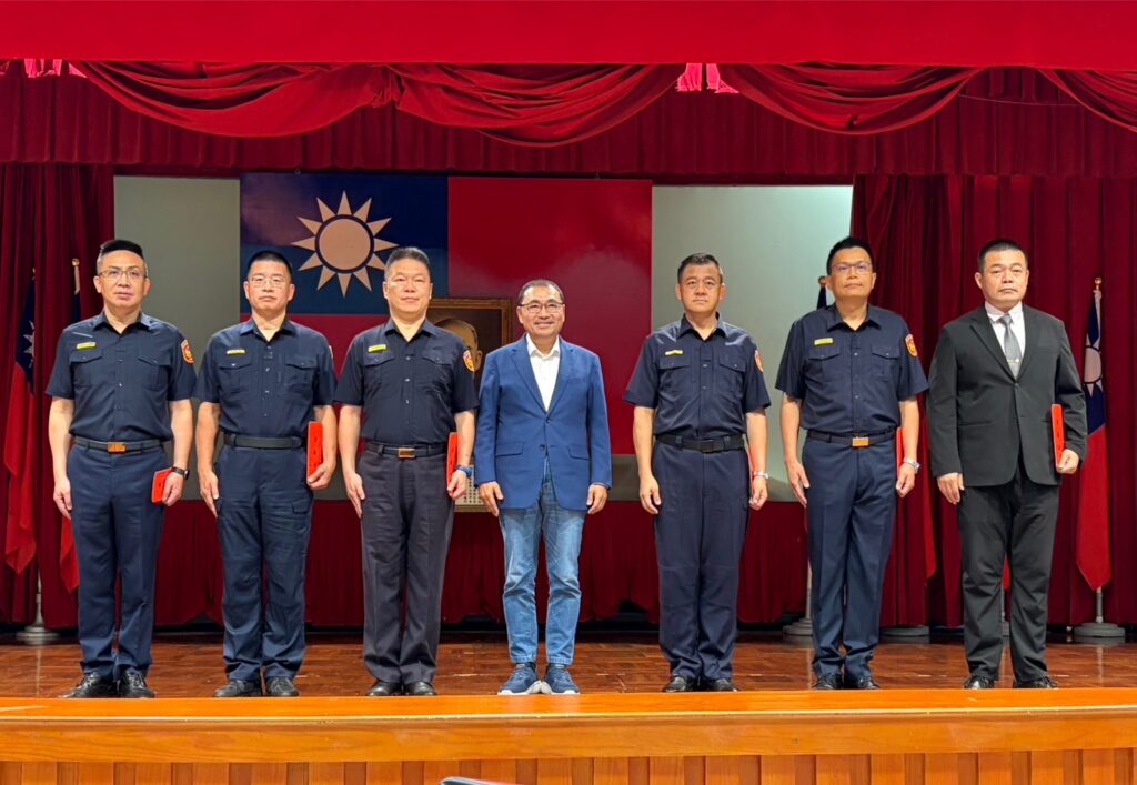 跨局處強化打擊犯罪 侯友宜治安會報表揚有功人員 跨局處強化打擊犯罪 侯友宜治安會報表揚有功人員