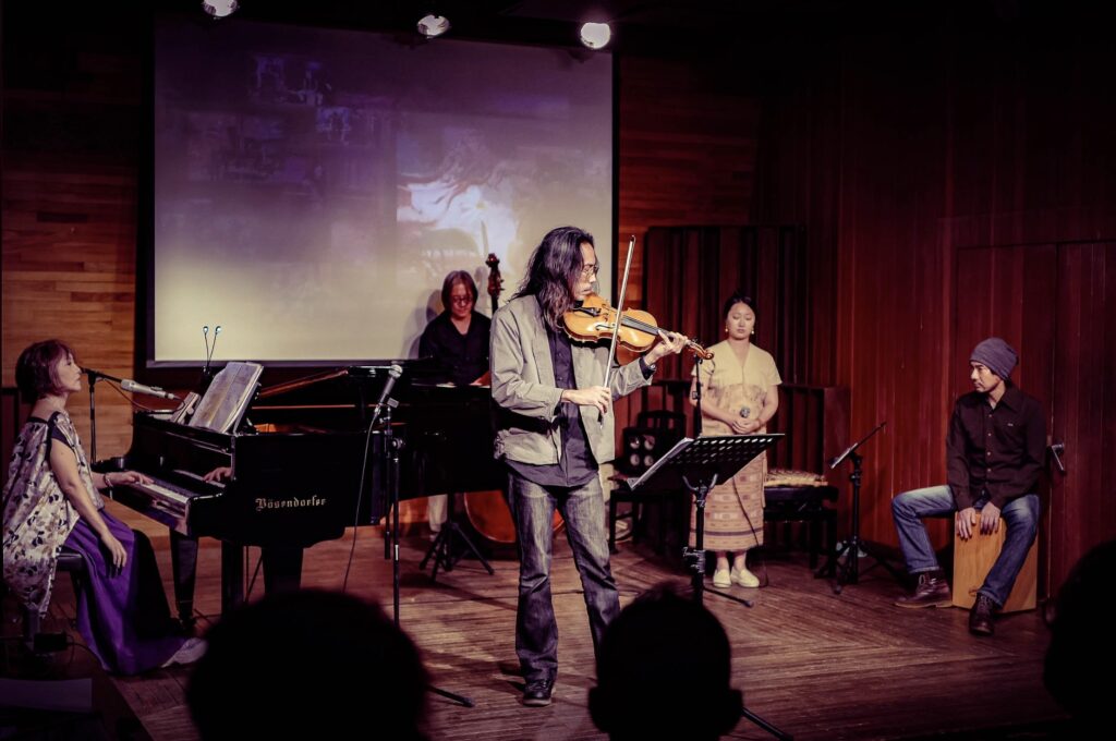 闊別樂壇華麗回歸! 阮丹青唱盡人生四季 兩小時無尿點掀高潮 11 %E4%B8%8B%E5%8D%88400 2025 11 5%E7%9A%84%E5%BD%B1%E5%83%8F 1 1024x680 1