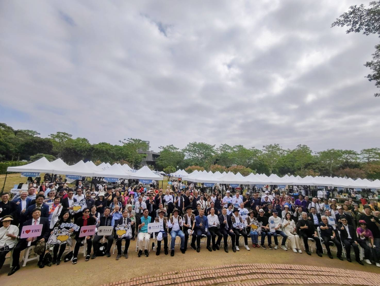 東海「牛奶節」與「玫瑰園」 地方創新與教育經濟深層辯證