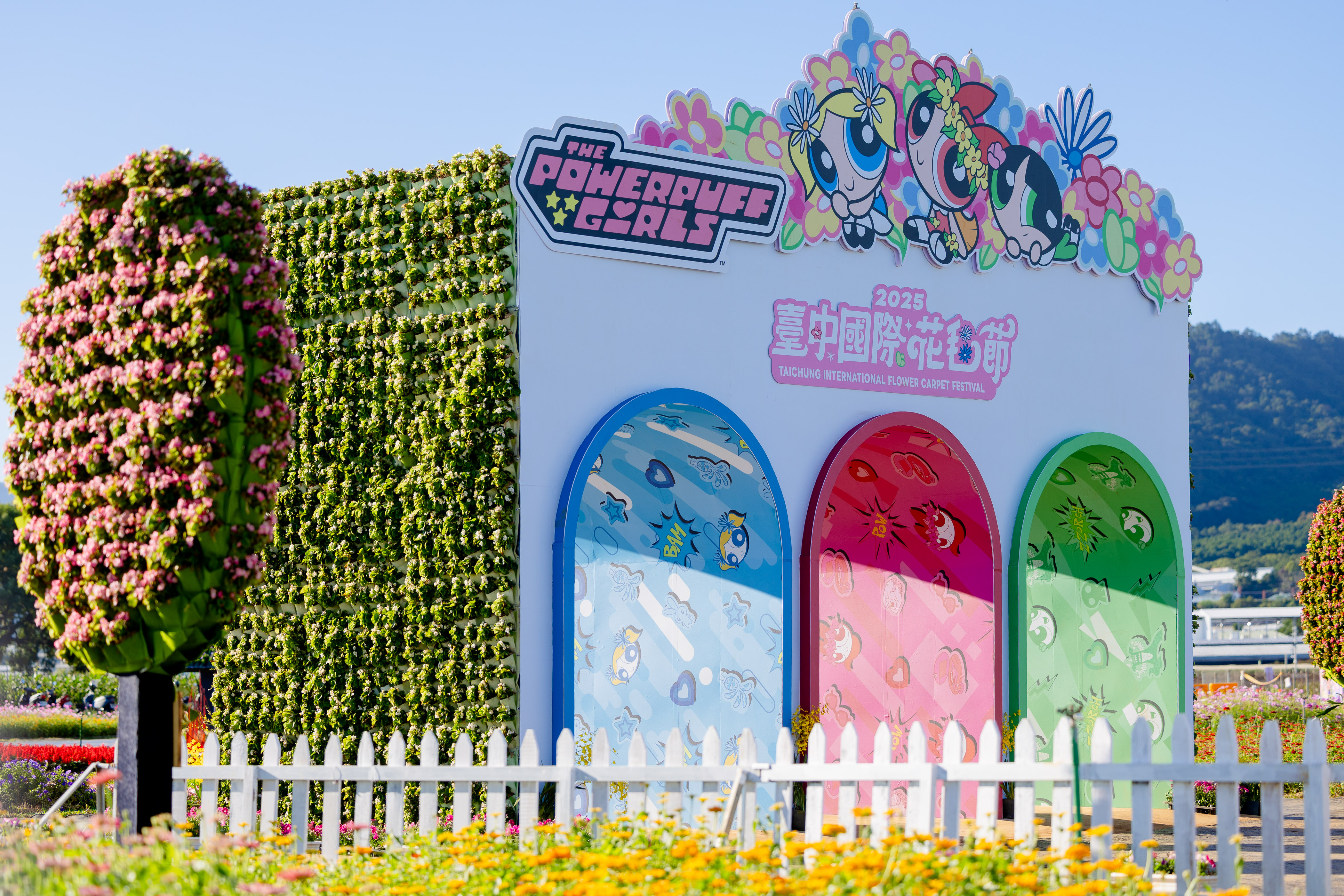 花毯節淪「煙火秀」? 節慶經濟優缺點分析 花毯節淪「煙火秀」? 節慶經濟優缺點分析