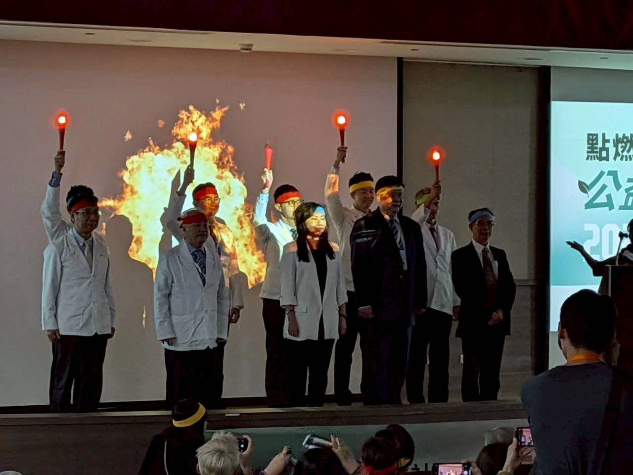 中華亞健康協會攜手臺北市藥師公會 領軍600位藥師從社區藥局起跑 中華亞健康協會攜手臺北市藥師公會 領軍600位藥師從社區藥局起跑