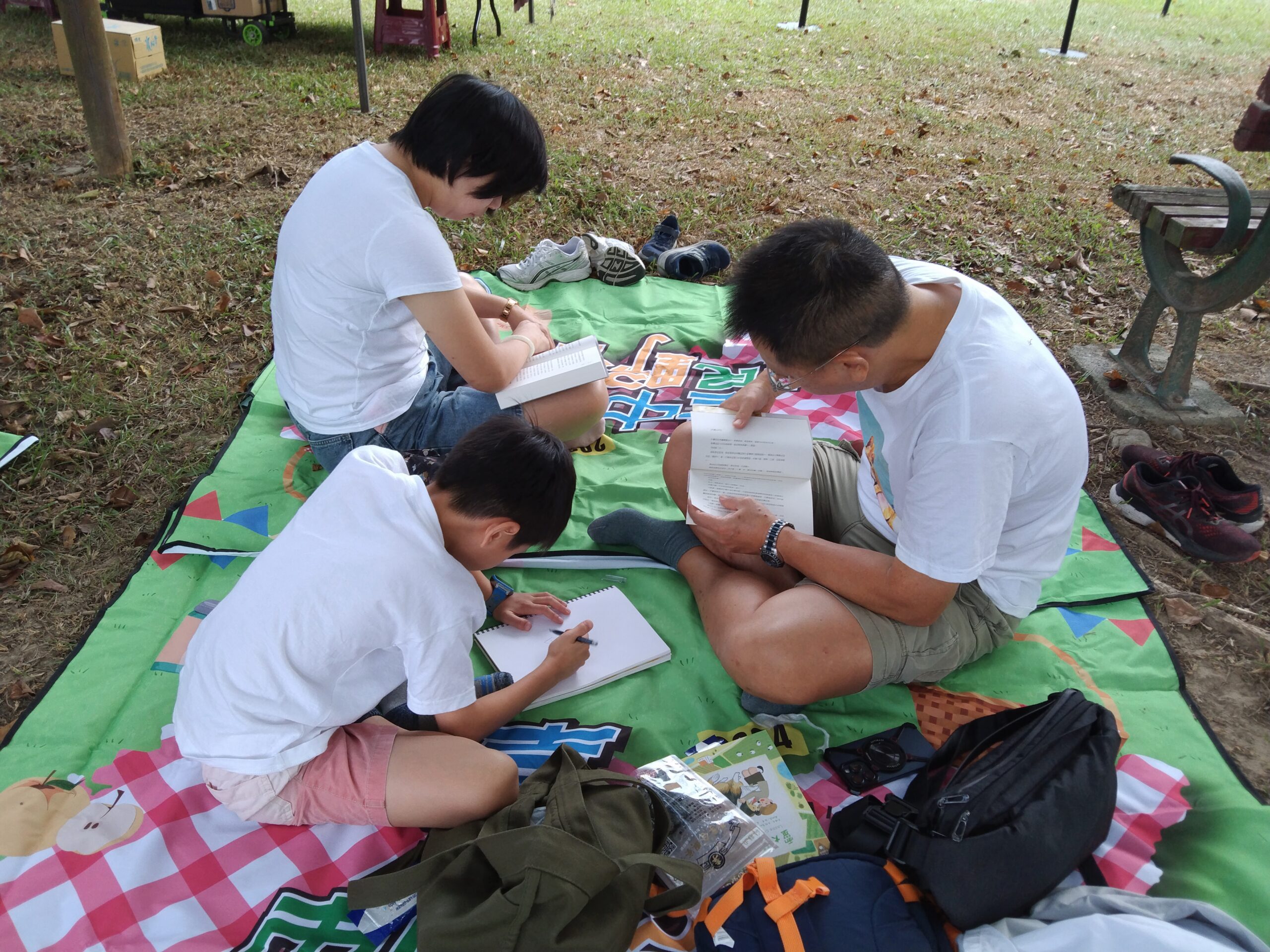 書香漫步綠草間　中市北屯區市民野餐日溫馨登場！