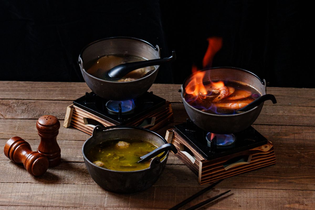 圖／柒息地自開業以來以費工烤肉醬及「被串燒耽誤的鍋物湯品」在網路上累積不少討論度。（柒息地提供）