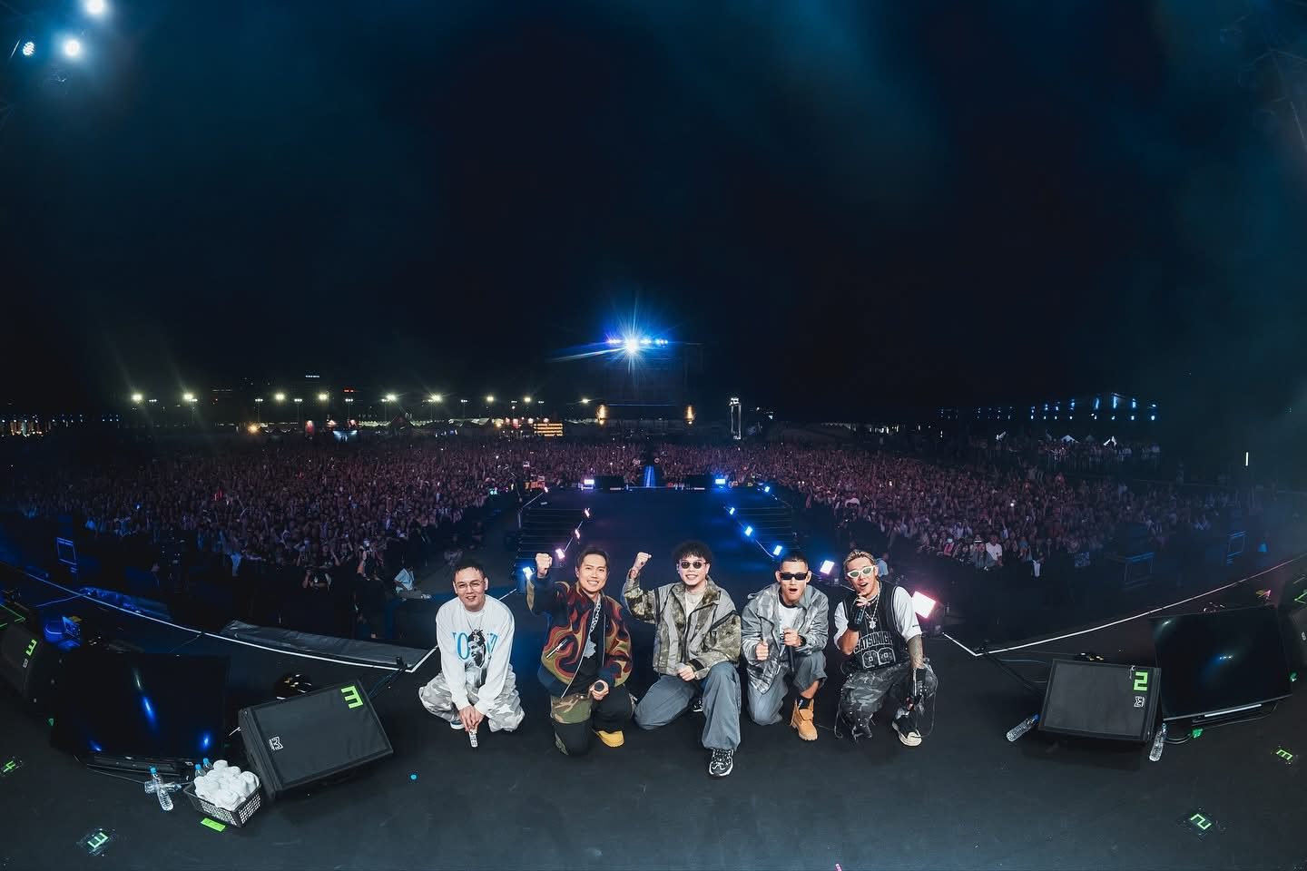 《玖壹壹南北貳路音樂節》天團玖壹壹震撼開唱 粉絲擠爆台中水湳 《玖壹壹南北貳路音樂節》天團玖壹壹震撼開唱 粉絲擠爆台中水湳