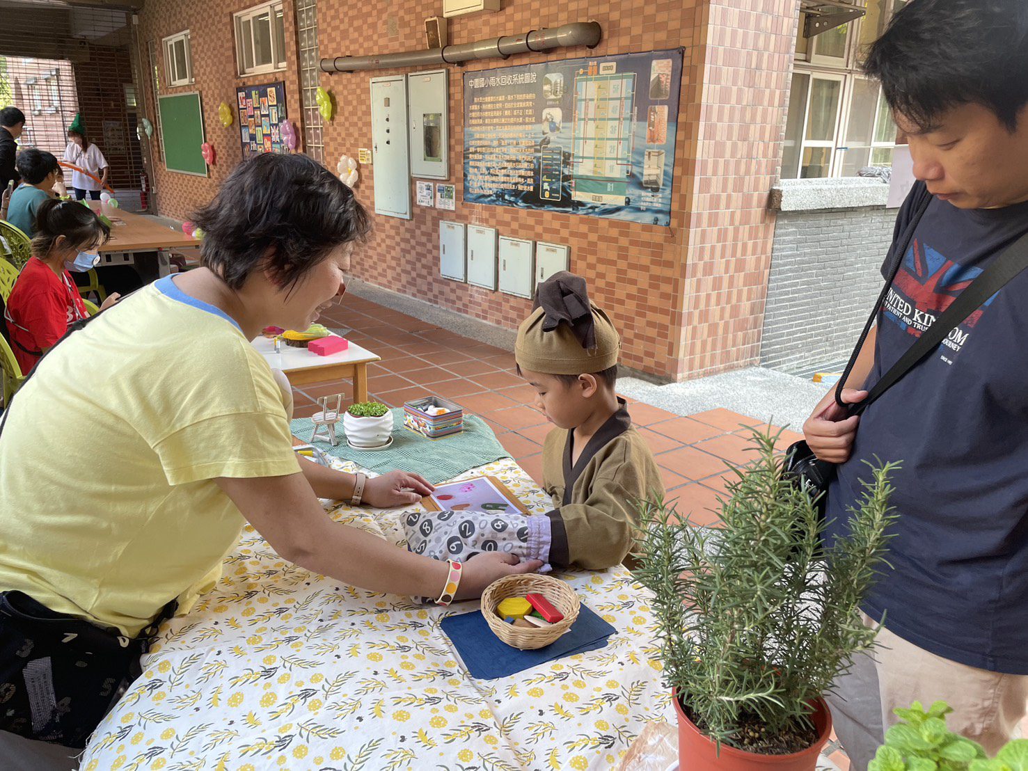新北童話狂歡節登場 孩子化身童話主角冒險闖關 篩檢找出慢飛天使 及早療育扭轉未來 新北童話狂歡節登場 孩子化身童話主角冒險闖關 篩檢找出慢飛天使 及早療育扭轉未來