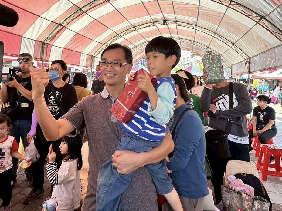 購物節走進山城客庄! 台中東勢巷弄美食嘉年華登場 再享5倍登錄、區域專屬雙重加碼 購物節走進山城客庄! 台中東勢巷弄美食嘉年華登場 再享5倍登錄、區域專屬雙重加碼