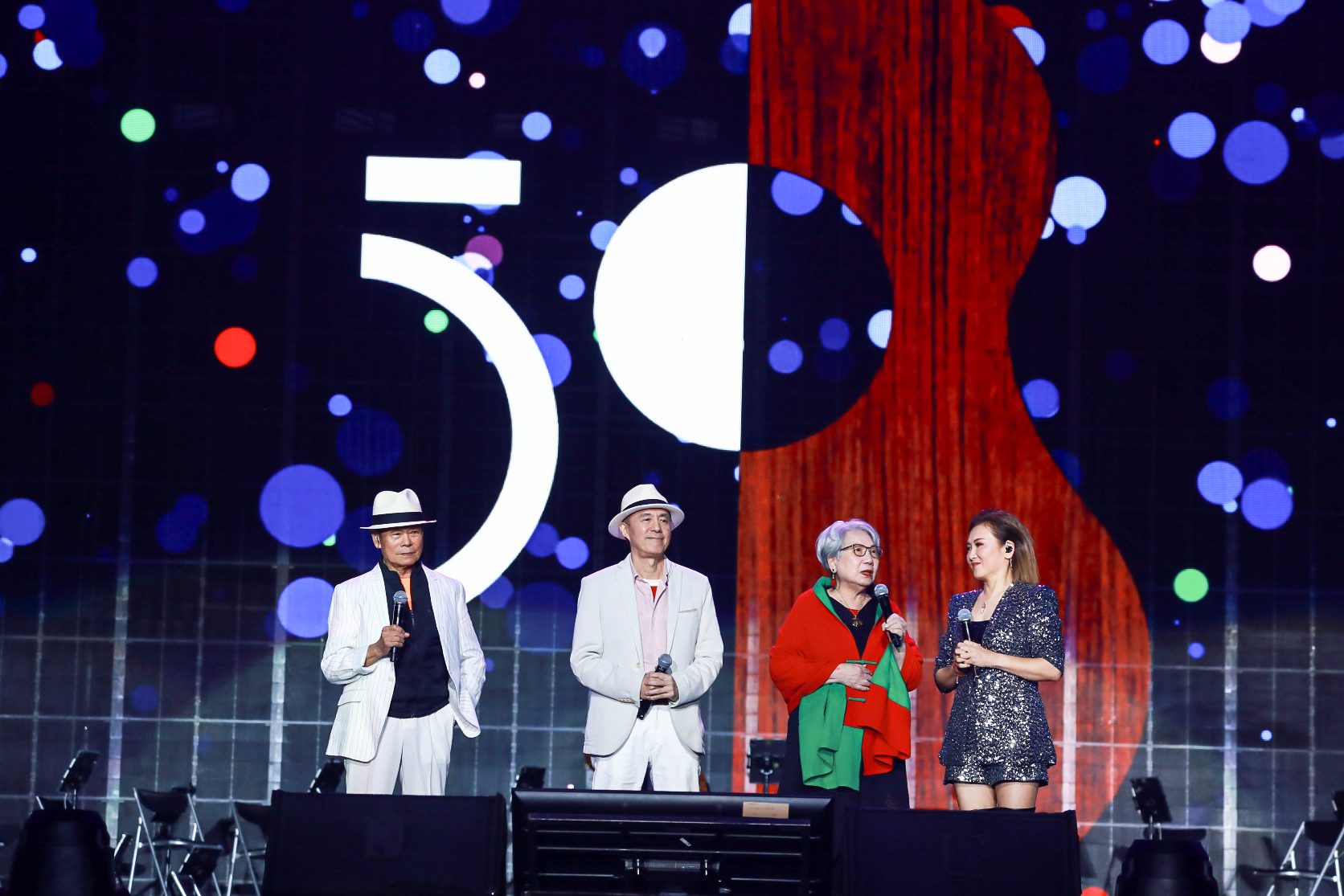 臺北大巨蛋民歌50大團圓 74位民歌手獻唱122首金曲打造七小時不斷電演出 臺北大巨蛋民歌50大團圓 74位民歌手獻唱122首金曲打造七小時不斷電演出