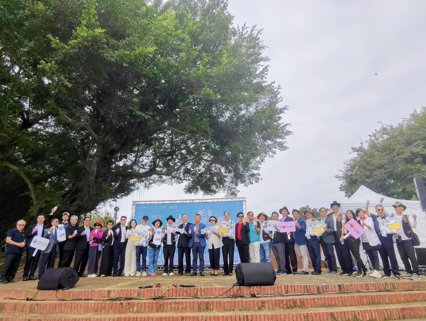 東海「牛奶節」與「玫瑰園」 地方創新與教育經濟深層辯證