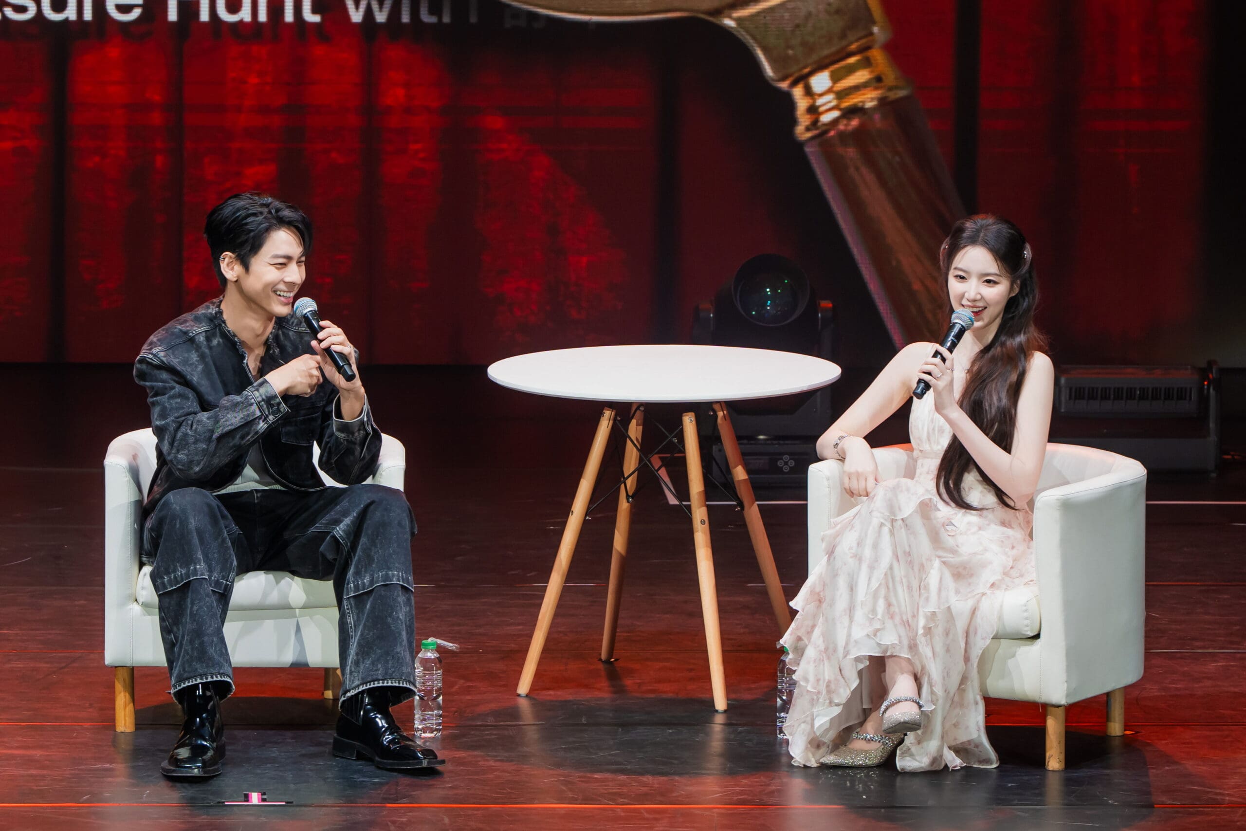 《鑑定師》舒華辦首場個人見面會 親手準備簽名禮與甜蜜蛋捲傳遞暖心祝福 《鑑定師》舒華辦首場個人見面會 親手準備簽名禮與甜蜜蛋捲傳遞暖心祝福