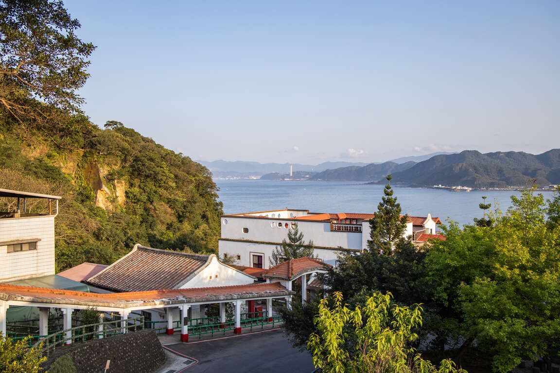 低碳工法打造野柳里步道 漫遊新北山海之間 8 %E9%87%8E%E6%9F%B3%E9%87%8C%E6%AD%A5%E9%81%93%E7%B5%82%E9%BB%9E%E7%82%BA%E4%BB%81%E6%84%9B%E4%B9%8B%E5%AE%B6%E5%8F%AF%E9%81%A0%E7%9C%BA%E7%BF%A1%E7%BF%A0%E7%81%A3%E8%88%87%E5%91%A8%E9%82%8A%E9%A2%A8%E6%99%AF%E6%AD%A4%E8%99%95%E8%A6%96%E9%87%8E%E9%96%8B%E9%97%8A%E6%98%AF%E6%AD%A5%E9%81%93%E6%B2%BF%E7%B7%9A%E6%9C%80%E5%85%B7%E4%BB%A3%E8%A1%A8%E6%80%A7%E7%9A%84%E8%A7%80%E6%99%AF%E4%BD%8D%E7%BD%AE%E4%B9%8B%E4%B8%80