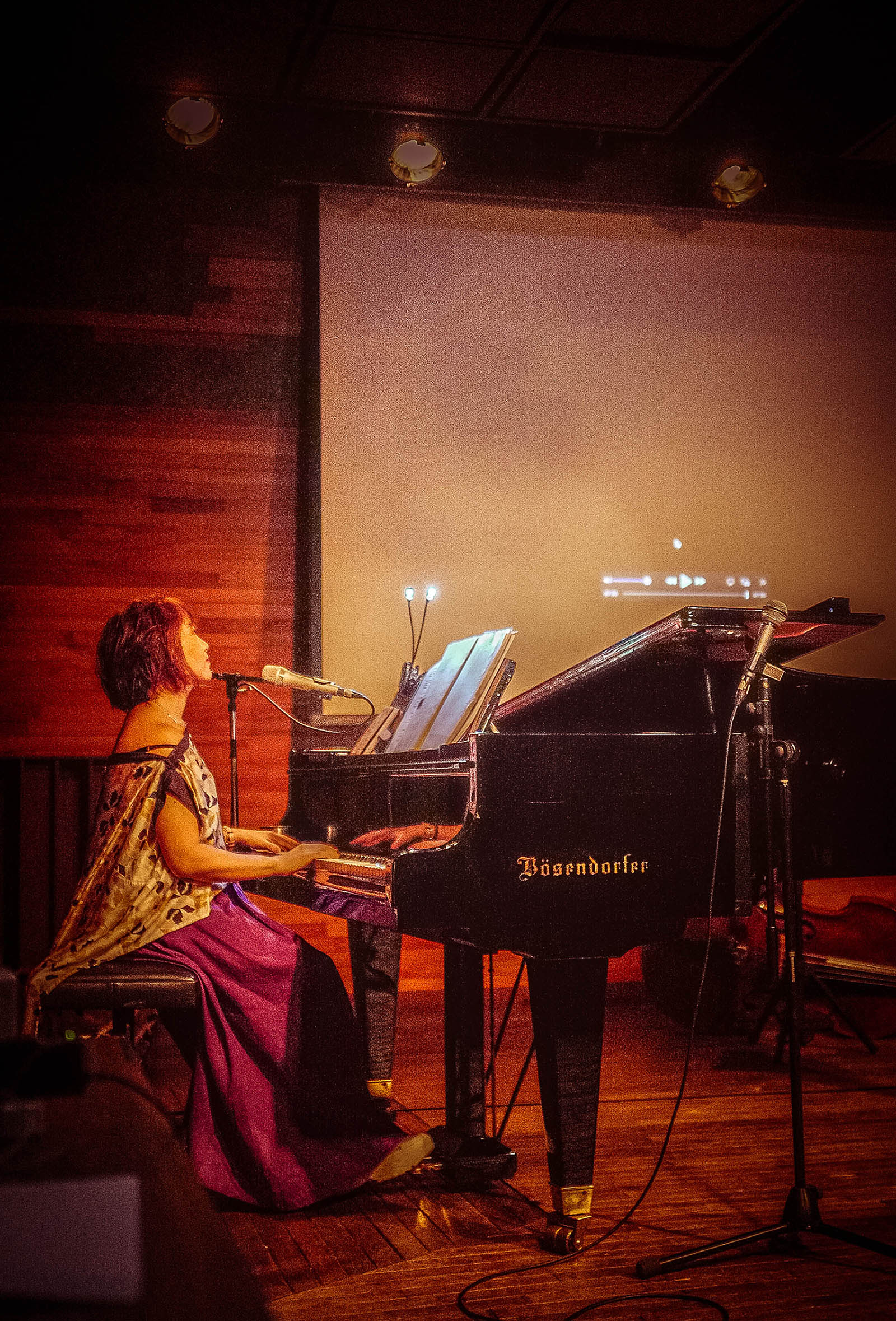 阮丹青唱盡人生四季 從山到海從旅途到舞台 闊別樂壇華麗回歸 阮丹青唱盡人生四季 從山到海從旅途到舞台 闊別樂壇華麗回歸