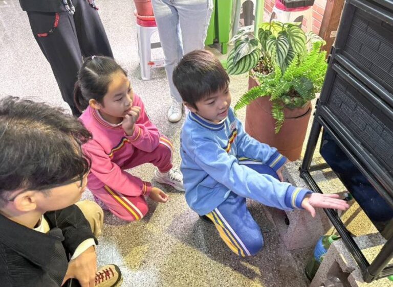 黑松綠校園生態計畫22位桃市國中小校長齊聚    李文義分享賞鷹特色課程