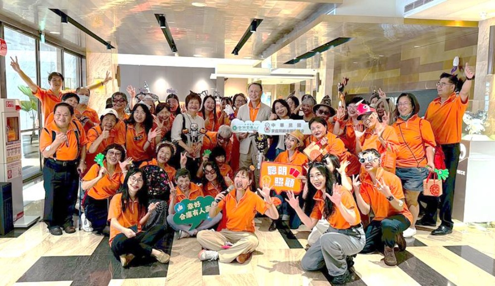 01%E5%90%88%E5%BA%AB%E4%BA%BA%E5%A3%BD%E6%9A%96%E5%BF%83%E5%B8%B6%E9%A0%98%E8%B5%B0%E8%AE%80%E9%87%91%E8%9E%8D%E8%A1%97