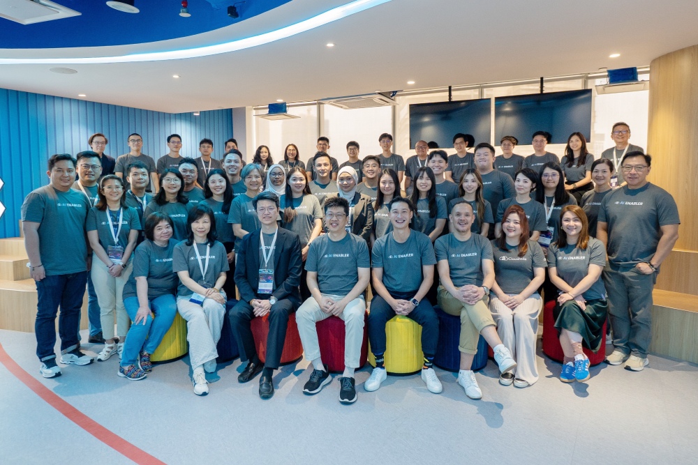 AI 台灣隊再壯大!CloudMile 獲數發部 AI 認證 展現 AI 落地實力 1 01CloudMile %E8%90%AC%E9%87%8C%E9%9B%B2%E7%8D%B2%E5%BE%97%E6%95%B8%E4%BD%8D%E7%94%A2%E6%A5%AD%E7%BD%B2%E7%9A%84 AI %E6%A9%9F%E6%A7%8B%E8%AA%8D%E8%AD%89%EF%BC%8C%E8%AD%89%E6%98%8E%E5%85%B6 AI %E6%8A%80%E8%A1%93%E8%88%87%E5%AF%A6%E7%B8%BE 1