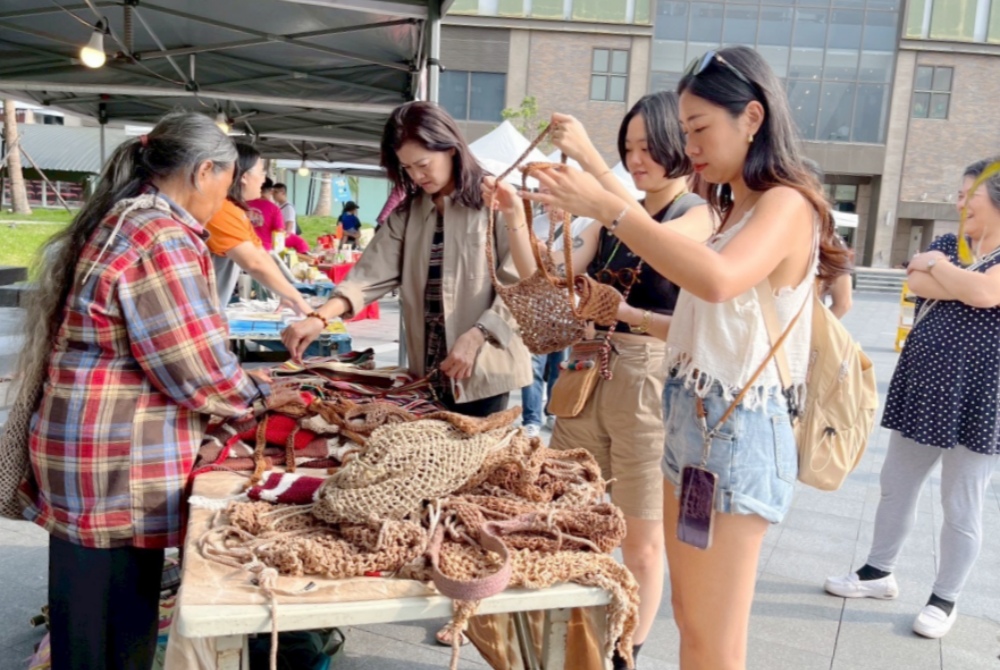 臺東吹起復古風!慢村生活節帶你重返舊時光 3 03%E8%87%BA%E6%9D%B1%E5%90%B9%E8%B5%B7%E5%BE%A9%E5%8F%A4%E9%A2%A8%EF%BC%81%E6%85%A2%E6%9D%91%E7%94%9F%E6%B4%BB%E7%AF%80%E5%B8%B6%E4%BD%A0%E9%87%8D%E8%BF%94%E8%88%8A%E6%99%82%E5%85%89