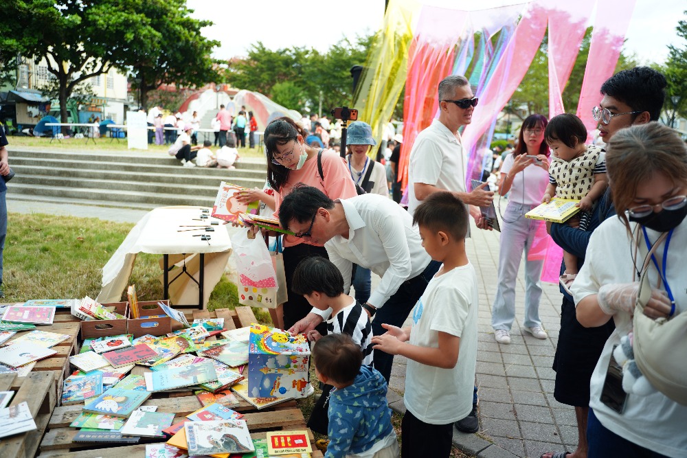 04%E8%87%BA%E4%B8%AD%E5%B8%82%E6%B0%91%E9%87%8E%E9%A4%90%E6%97%A5%E7%A5%9E%E5%B2%A1%E8%B1%90%E6%B4%B2%E5%85%AC%E5%9C%92%E7%99%BB%E5%A0%B4