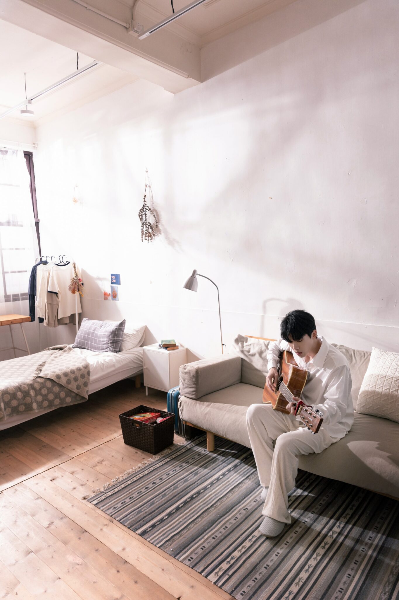 晉升全創作歌手 突破舒適圈譜曲 洪言翔感謝公司「硬性鼓勵」 音樂能量爆發已有近10首創作