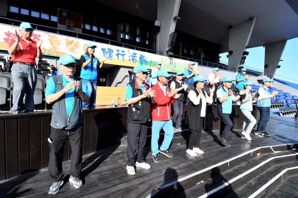 3,800人熱情參與 彰化勞資童樂會健行活動盛大登場 3,800人熱情參與 彰化勞資童樂會健行活動盛大登場