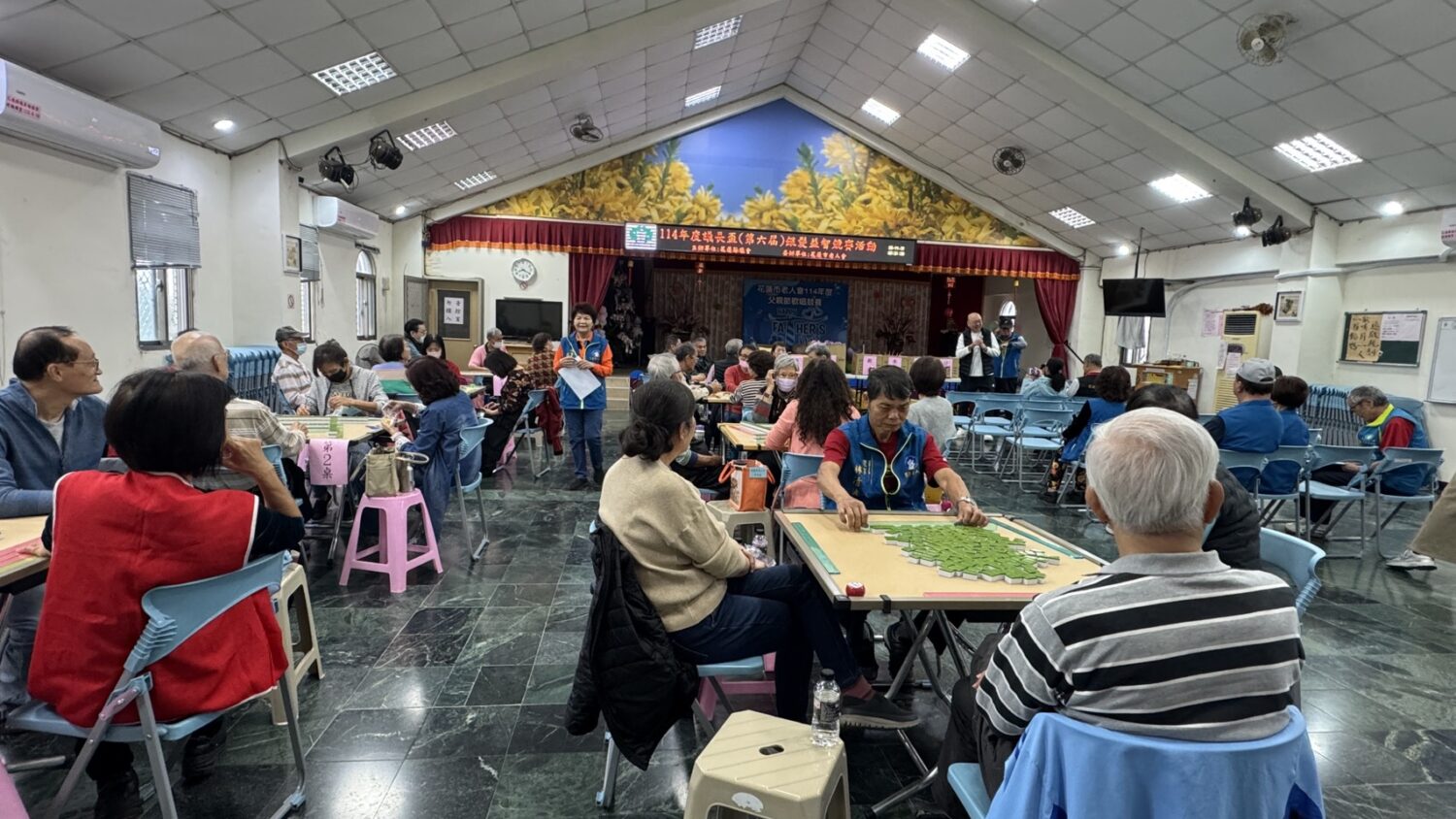 114年「議長盃」邁入第六屆 銀髮族拚智慧展現滿滿活力 「114年議長盃第六屆銀髮益智競賽」21日上午在花蓮市老人會熱烈開打。