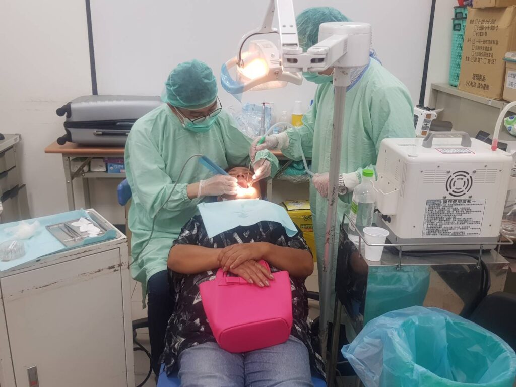 嘉義縣牙科醫療覆蓋率達100％　專車深入偏鄉守護口腔健康