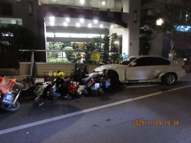 疑「精神不濟」自小客連撞多車  大里警方籲駕駛保持良好精神上路