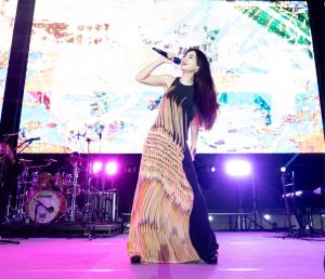 歌王歌后接力熱唱　萬人朝聖 屏東星光閃閃！