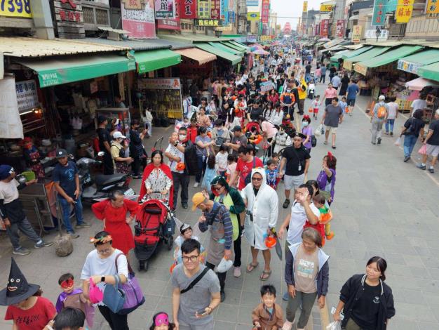 雲林萬聖節「萌鬼萌獸」大集合　張麗善縣長與親子同樂嗨翻北港