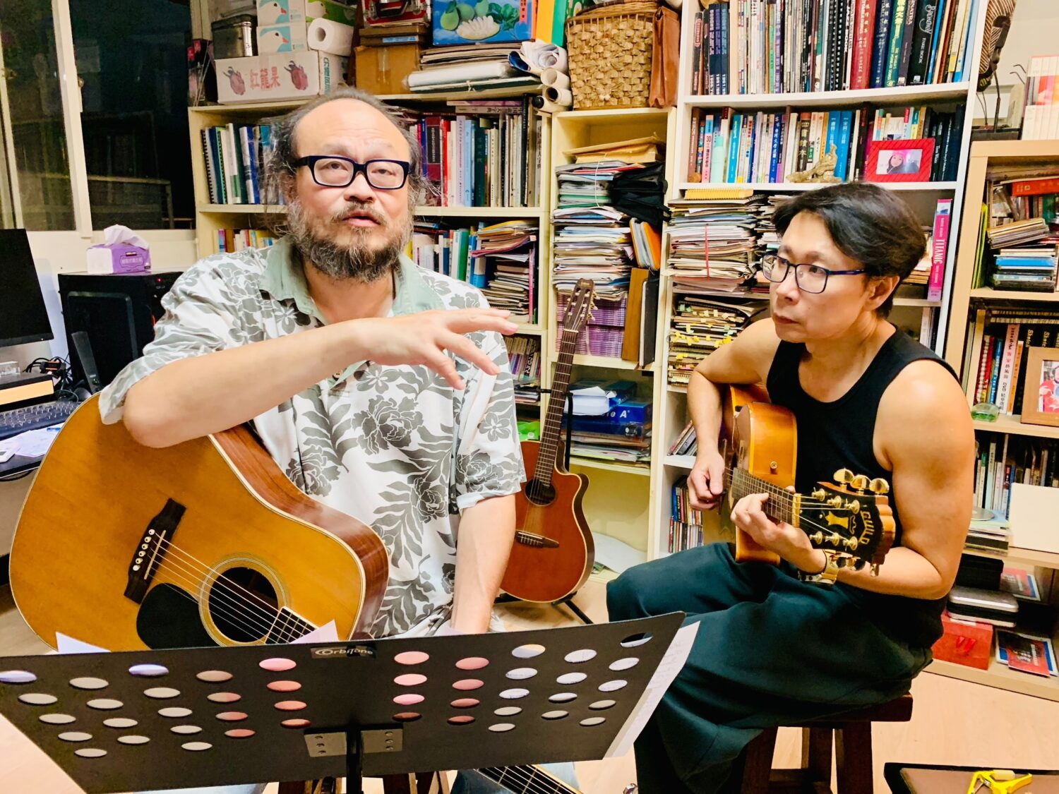 傳奇樂手與歌王合體「好友港節」劉志遠、謝宇威再獻藝!張啟樂三度總召「港仔台爸」超感動 左起-港節雙王再出擊!歌王謝宇威、傳奇樂手劉志遠將於「好友港節」同台飆唱!(圖/好友港節 提供)