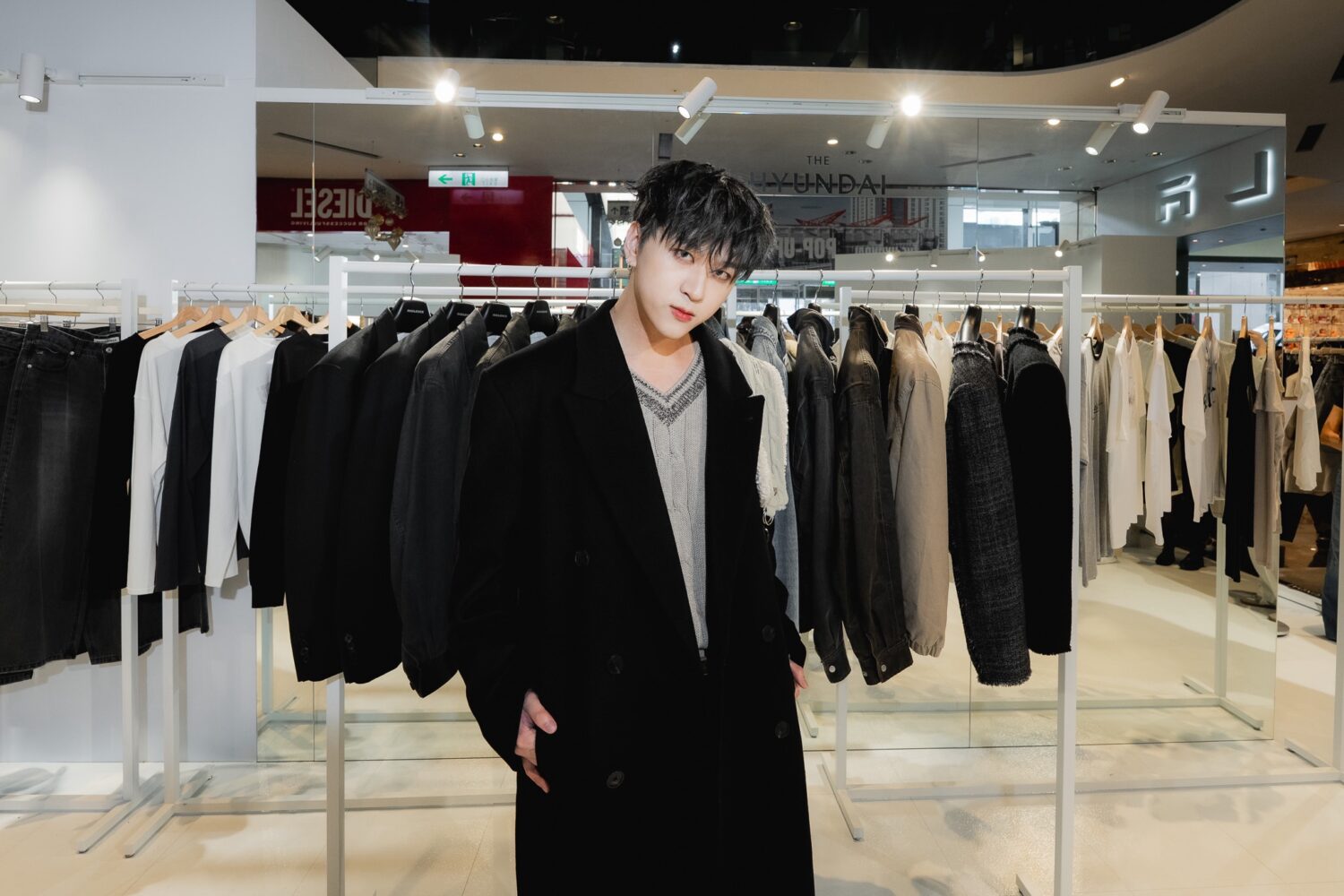 人氣男團 U:NUS 昱廷 為服飾品牌驚喜亮相 品牌好友人氣創作男團 U:NUS 的成員 昱廷,一現身便成為現場焦點。(圖/業者 提供)