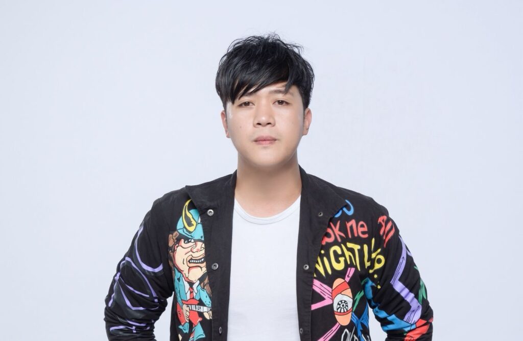 《超級偶像》吳亦偉擔任台北海大智慧財產權講座導師自爆被父親北原山貓「你是我們家唱歌最難聽的」！