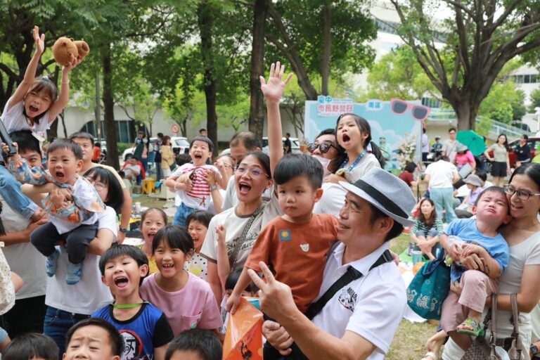 一本書的野餐・一片草地的書房 2025台中市民野餐日（南區場）成功打造書香親子盛會！