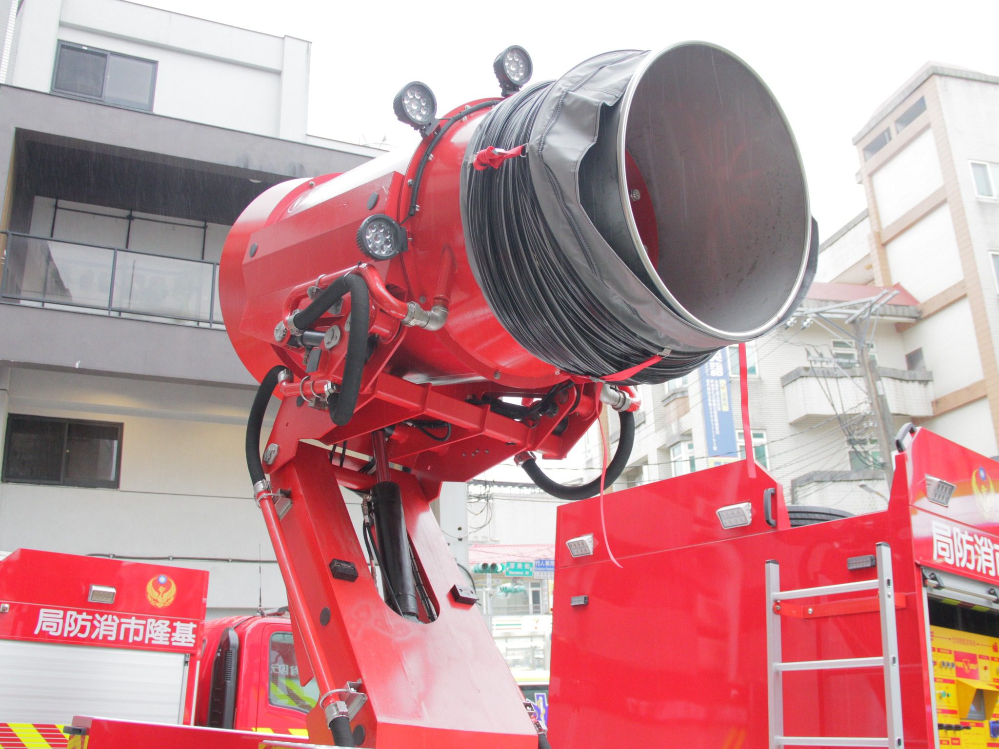 老舊廳舍變身、排煙車強勢加入 中央地方攜手打造更安全的基隆 老舊廳舍變身、排煙車強勢加入 中央地方攜手打造更安全的基隆