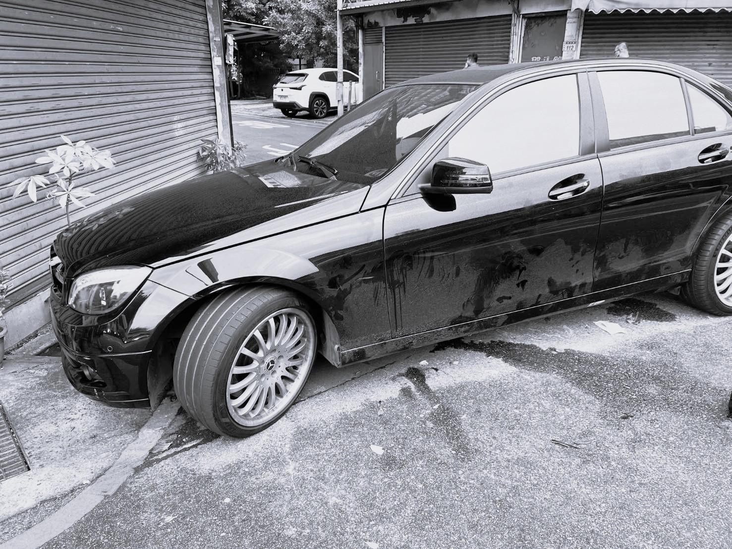 春日路車禍22歲騎士不治 家屬徵行車紀錄器釐清事故 警方得知事故到場後即協助送醫,雙方酒測皆也都無酒駕情事,肇責目前仍在釐清中,死者家屬也懇求「所有經過的好心人提供影像」。(記者翻攝)