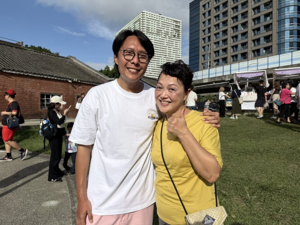 英文金曲、懷舊旋律響「港節」 Beyond前團員劉志遠、金曲歌王謝宇威、金鐘得主柯大堡王牌演出震撼登場! 英文金曲、懷舊旋律響「港節」 Beyond前團員劉志遠、金曲歌王謝宇威、金鐘得主柯大堡王牌演出震撼登場!