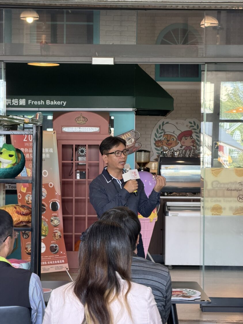 傑飛特科技總經理曾志雄於現場分享AI應用方案目標，說明如何協助在地中小企業導入AI服務。(圖/傑飛特科技 提供)