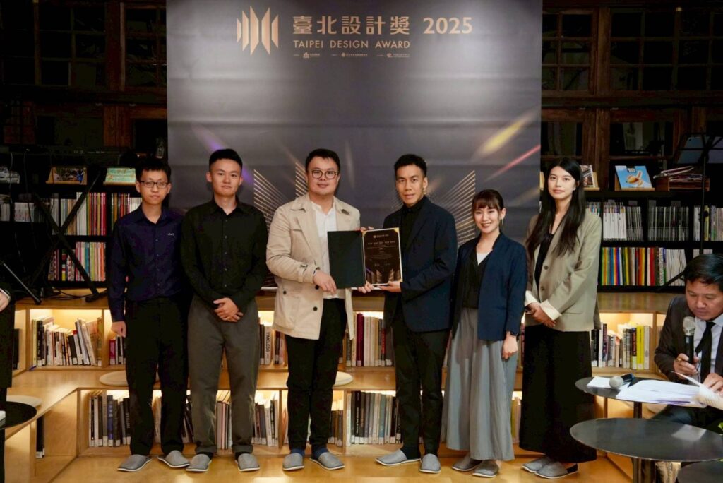 2025臺北設計獎設計師之夜，本年度入圍設計師代表合影。(圖/主辦單位 提供)