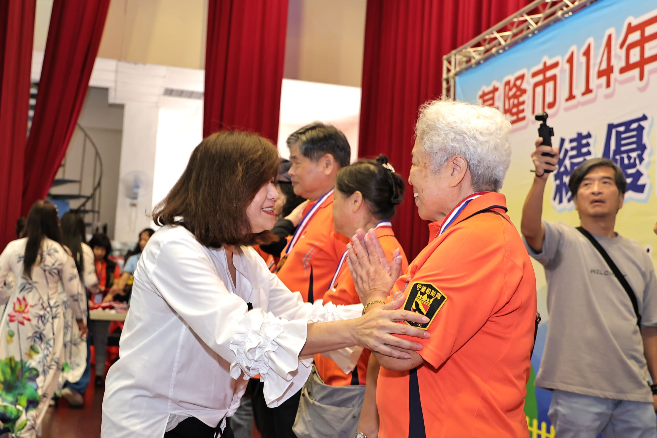 基隆守望相助隊年度校閱與績優表揚大會 謝國樑肯定民防力量守護城市安全 基隆守望相助隊年度校閱與績優表揚大會 謝國樑肯定民防力量守護城市安全