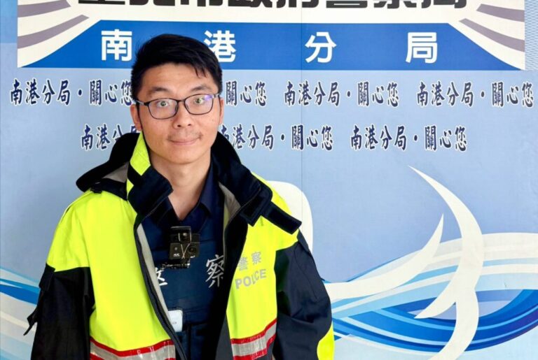 日男下車手機不慎遺落　慌張求助南港警順利尋回！
