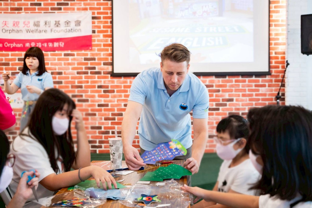 芝麻街美語啟動兒少關懷計畫 以教育與心理陪伴落實企業社會責任 芝麻街美語啟動兒少關懷計畫 以教育與心理陪伴落實企業社會責任