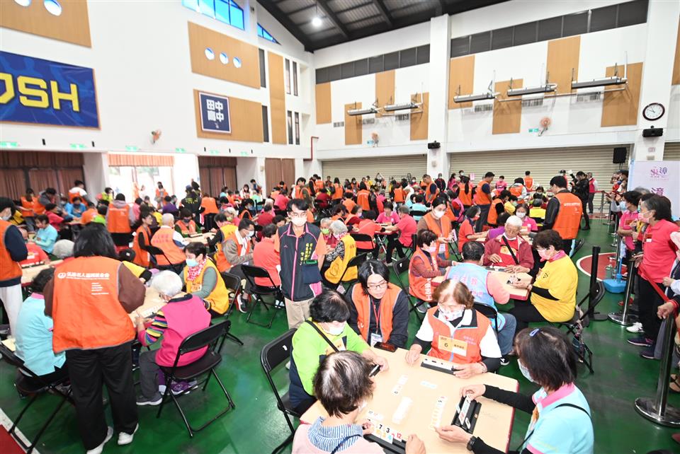 彰化銀髮換數師─拉密大賽　90歲長者祖孫檔熱情參與