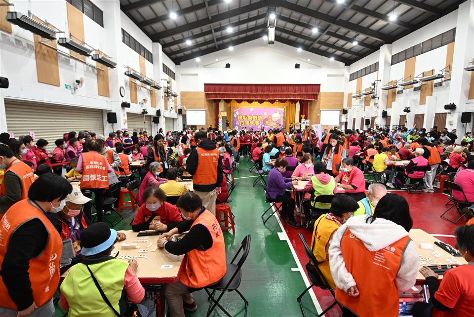 彰化銀髮換數師─拉密大賽　90歲長者祖孫檔熱情參與