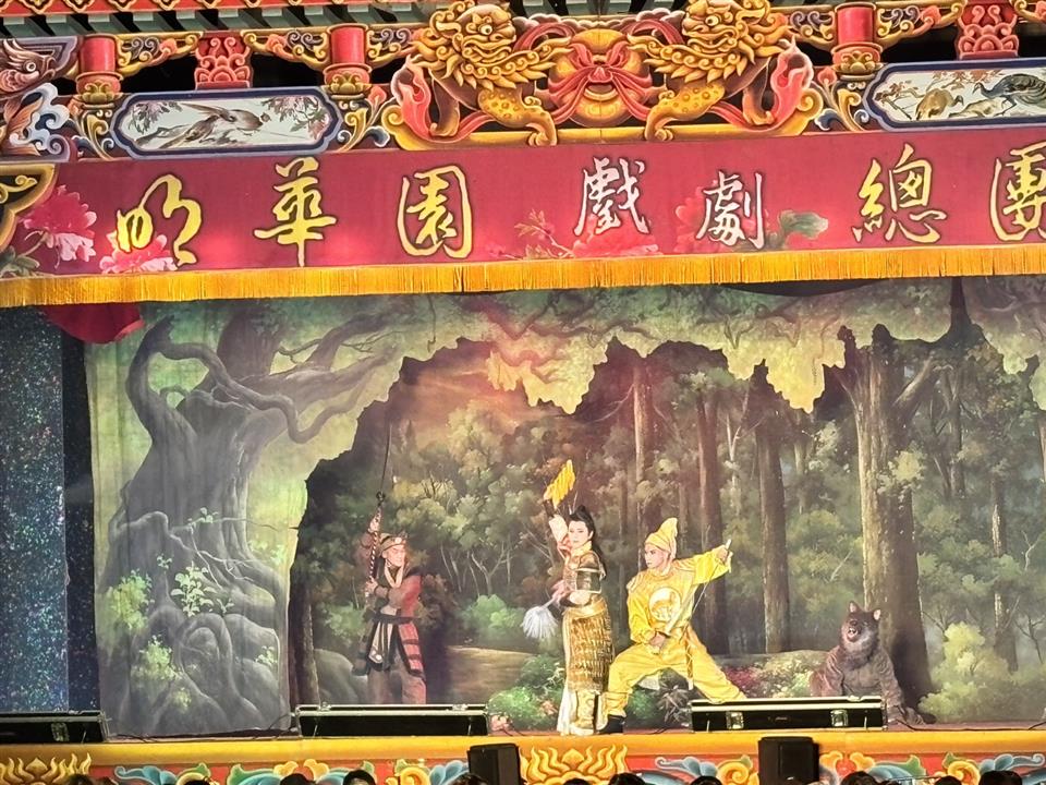 「2025彰化縣媽祖祈福文化節」祈福大戲 明華園戲劇總團社頭鄉果菜市場演出《紅塵菩提》